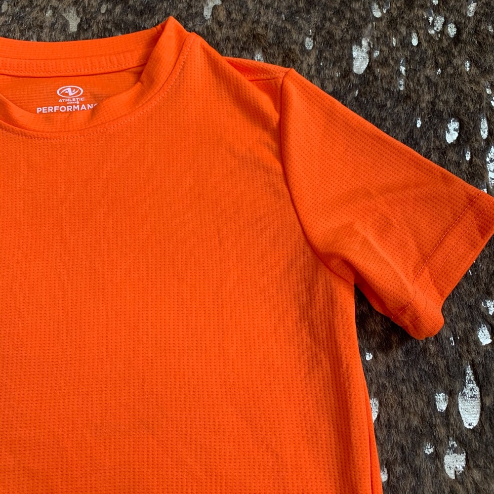 Performance Tee - Picture 2 of 4